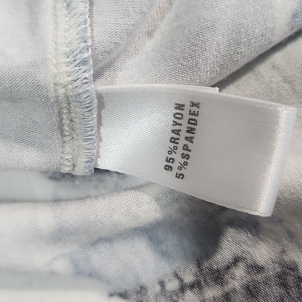 ST.JOHN Abstract Pattern Blue and Gray 3/4 Sleeves Top. M - Picture 8 of 9